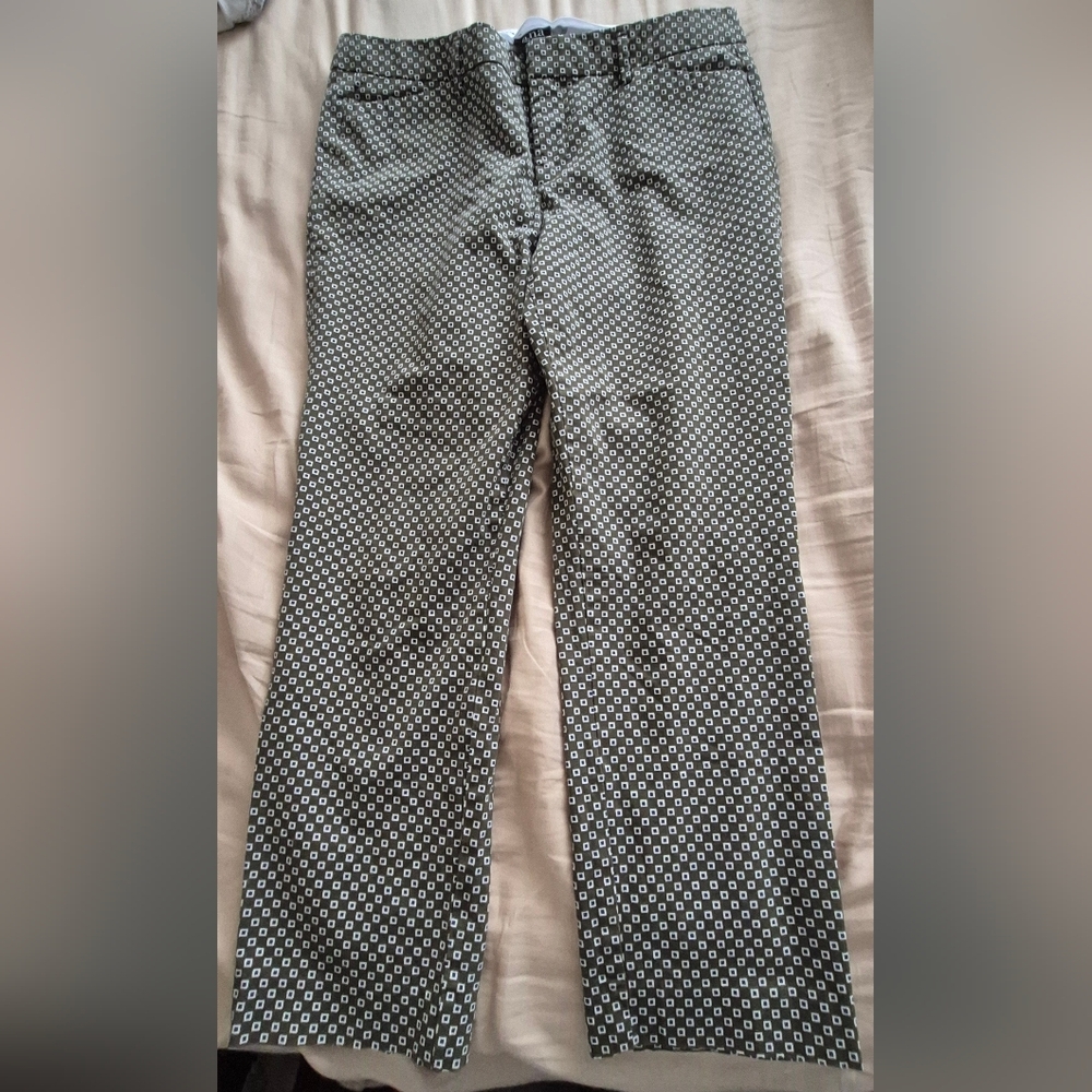 Women Green Geometric Pattern Capris